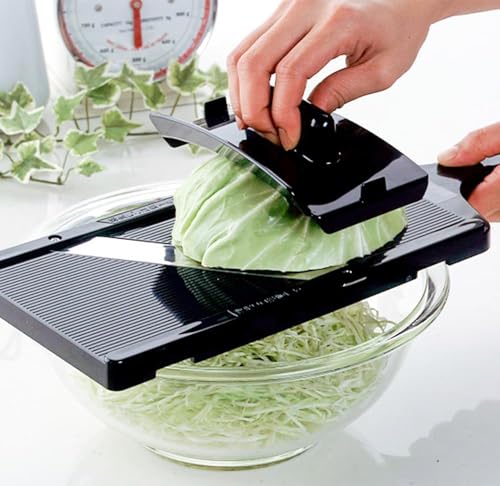 下村企販 [とんかつ屋さん] 時短で極細千切りができる キャベツスライサー ワイド 【日本製】 幅1mmのふわふわ千切り 鋭い切れ味 半玉まるごとスライス ホルダー付き 燕三条 35950 最後 画像